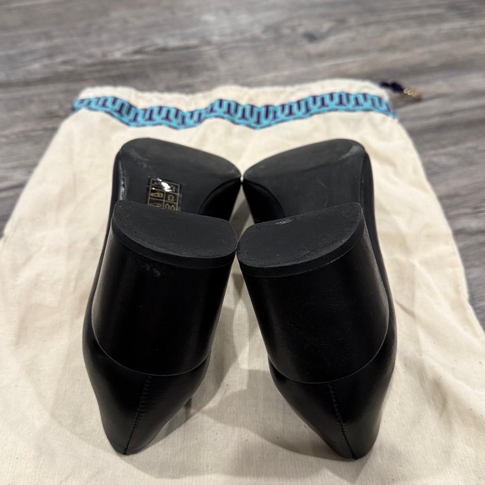 Tory Burch Multi Logo Pump Black Leather 6.5 Women’s Shoes Heels - Picture 9 of 12